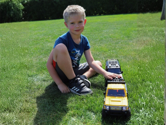RC auto Land Cruiser Toyota s navijákem